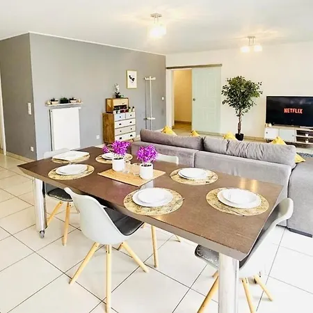 Daire Chic 2br Easy Access To The Train Station-2b