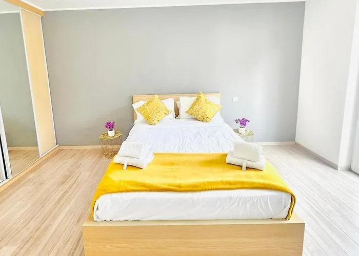 아파트 Chic 2br Easy Access To The Train Station-2b *