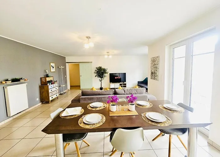 Chic 2br Easy Access To The Train Station-2b *